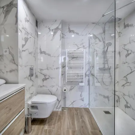 Apartment 3 Pieces Moderne Proche Martinez Et Plages A2b249 Cannes