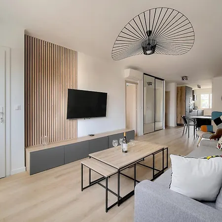 Apartment 3 Pieces Moderne Proche Martinez Et Plages A2b249 Cannes
